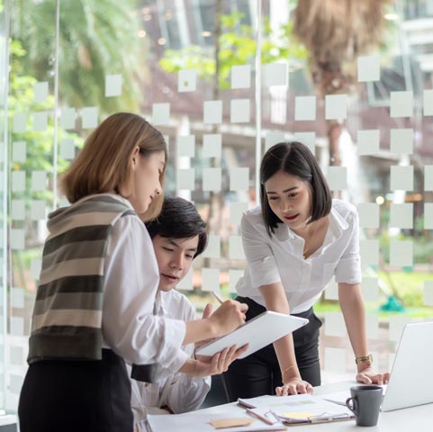 RACESは福岡を拠点に活動するブランディング&デザインファームです。
ブランディングからグラフィックデザインまで、細部にこだわり、心地よく一貫性のある顧客体験の提供をお手伝いします。,レイス株式会社,ブランディング